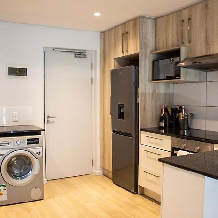 Chic, Central, Family & Group Stay - Stylish 2 Ensuite Bedroom Apartment With Spacious Balcony Kapstaden Exteriör bild