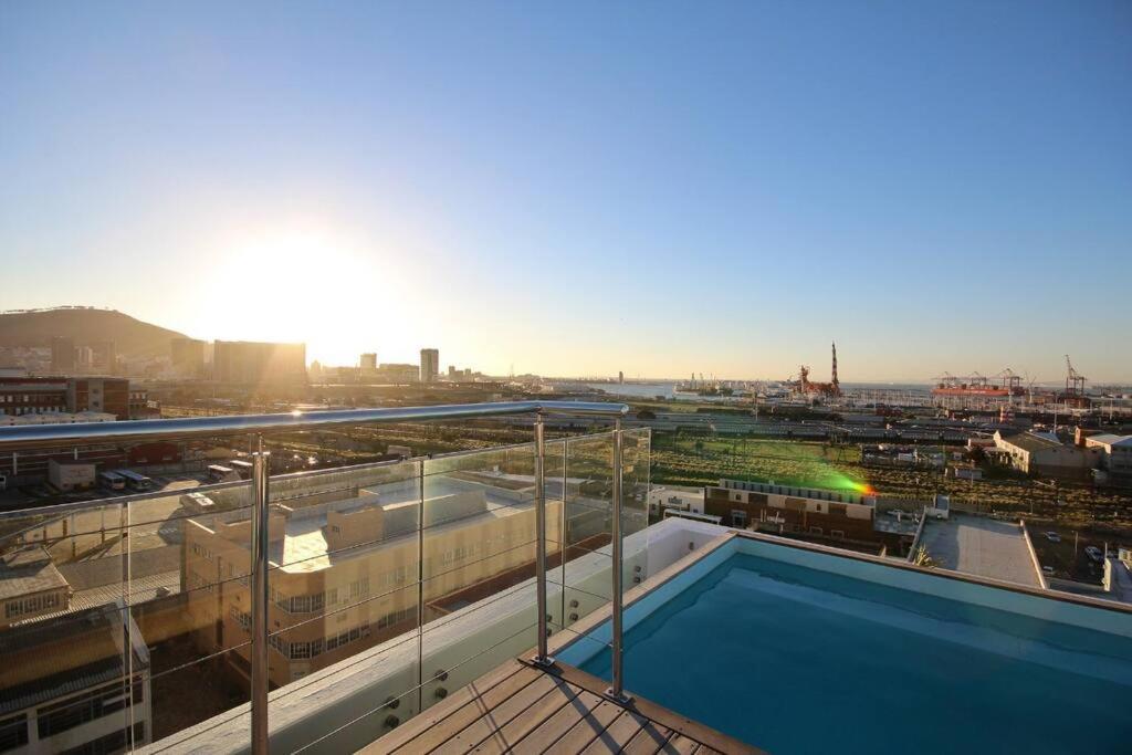 Chic, Central, Family & Group Stay - Stylish 2 Ensuite Bedroom Apartment With Spacious Balcony Kapstaden Exteriör bild