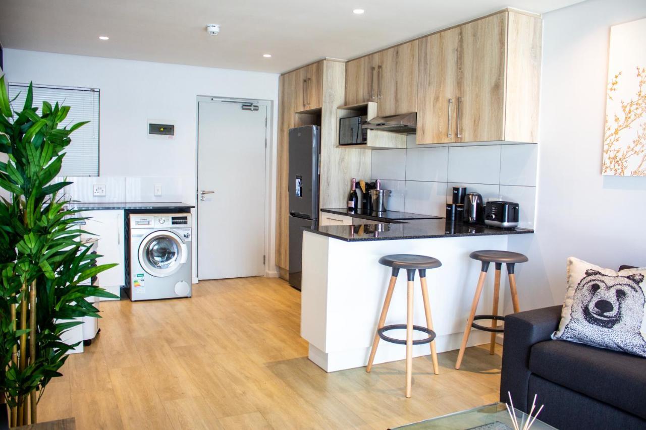 Chic, Central, Family & Group Stay - Stylish 2 Ensuite Bedroom Apartment With Spacious Balcony Kapstaden Exteriör bild