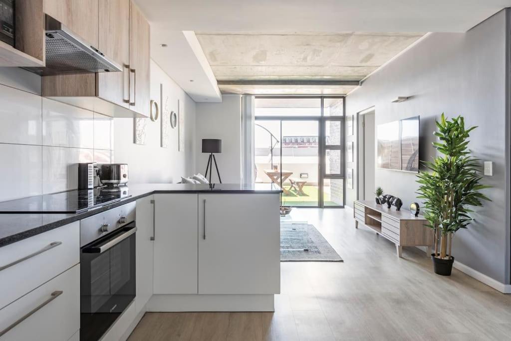 Chic, Central, Family & Group Stay - Stylish 2 Ensuite Bedroom Apartment With Spacious Balcony Kapstaden Exteriör bild